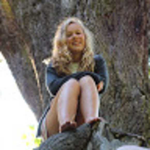 Meet your Posher, Emily - Picture 1 of 1